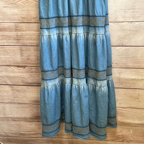 ANTHROPOLOGIE RED + OLIVE PEASANT MAXI DRESS IN BLUE CHAMBRAY - Picture 4 of 9